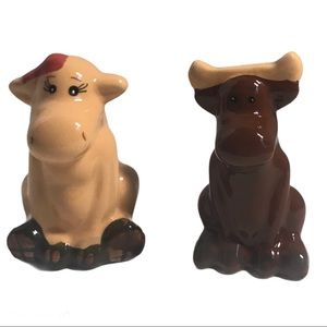 Alaskan salt and pepper shakers cow and moose